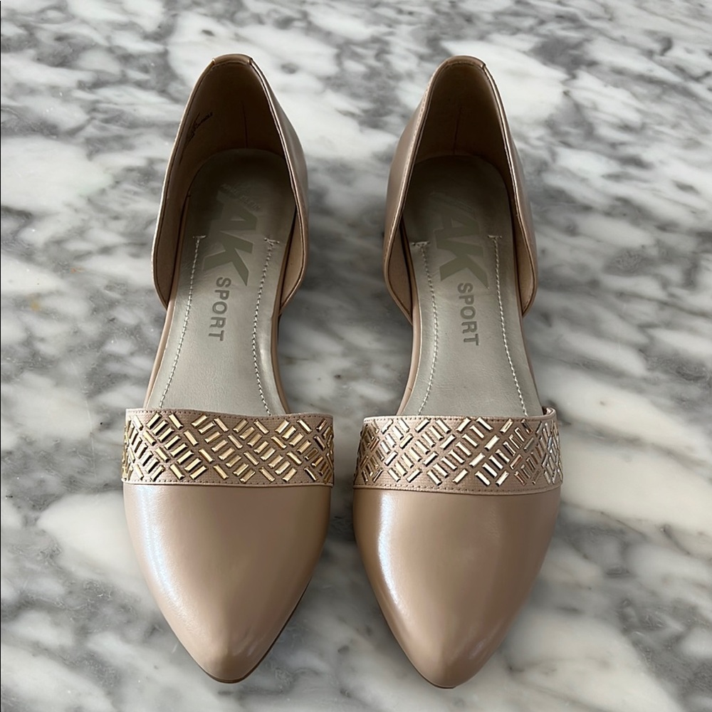 NEW Women's Tan Flats